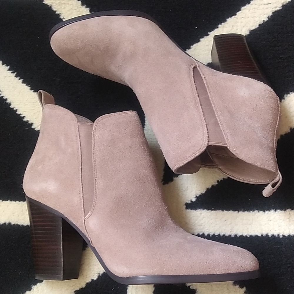 New Michael Kors Brandy suede bootie - Picture 3 of 7